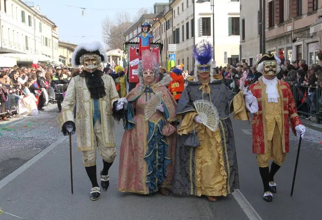 Agostini Treviso sfilata carri 2014 i