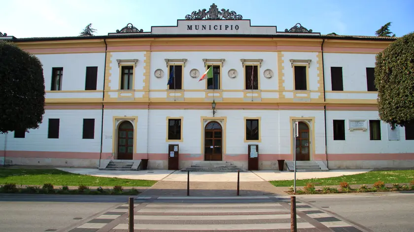 Ferrazza Crespano del Grappa municipio