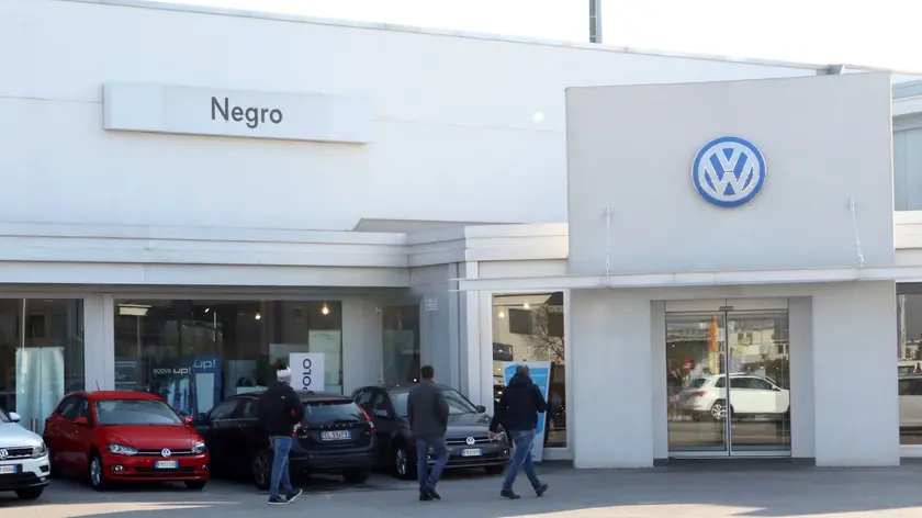 AGOSTINI AG.FOTOFILM TREVISO NEGRO AUTOMOBILI IN V.LE DELLA REPUBBLICA