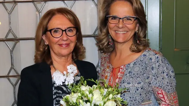 FERRAZZA AG.FOTOFILM ODERZO CONSIGLIO COMUNALE, IN FOTO IL RICONOSCIMENTO ALLA SIGNORA STEFANEL