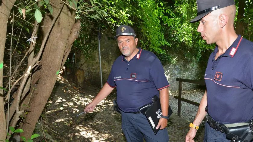 I carabinieri forestali di Vittorio Veneto in sopralluogo lungo il sentiero votivo