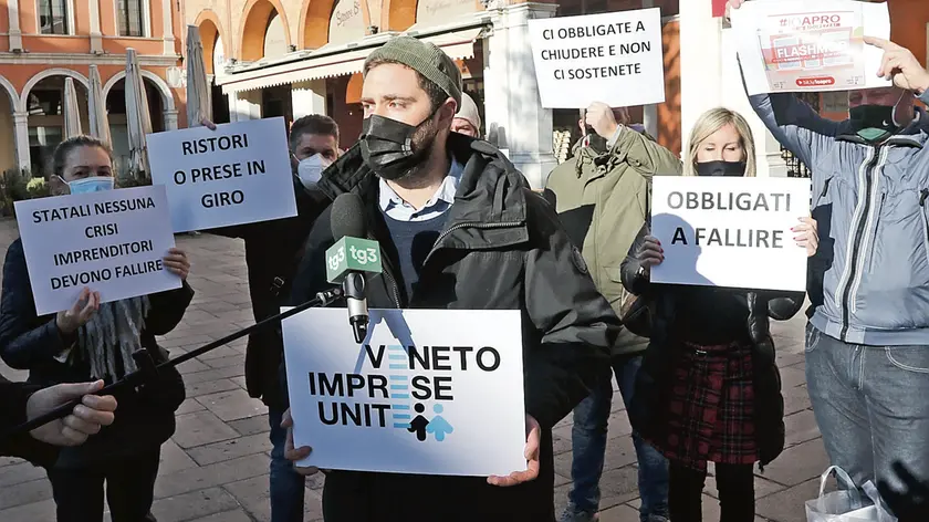 l sit in di giovedì mattina di Treviso Imprese Unite