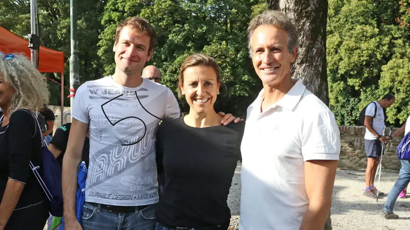 AGOSTINI AG.FOTOFILM TREVISO PARTENZA MARCIA PER LA VITA DAL BASTIONE PORTA S. QUARANTA, IN FOTO L'OLIMPIONICO DELLA MARCIA SCHWAZER CON LA COMPAGNIONI E BENETTON