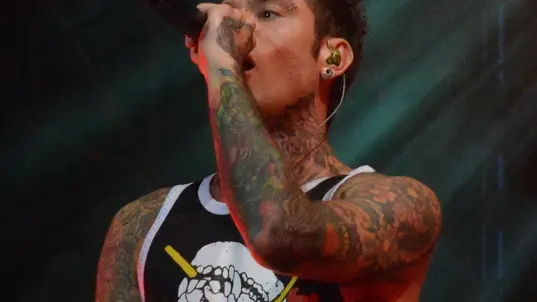 05 Jul 2015, Rome, Italy --- Roma, Italy. 4th July 2015 Rock Roma Italian Singer Rapper Fedez Festival Rock in Roma Pictured: fedez --- Image by © A Fraioli/Splash News/Corbis