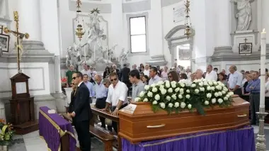 I funerali in duomo di Davide Zandonà