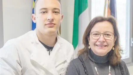 Lo studente ucraino con la preside Letizia Cavallini
