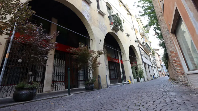 de wolanski agenzia foto film treviso ristotrante alfredo chiuso via collalto