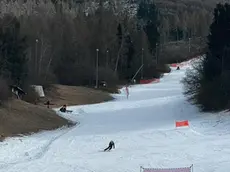 La stazione sciistica del Nevegal, a Belluno: la poca neve è quella sparata dai cannoni