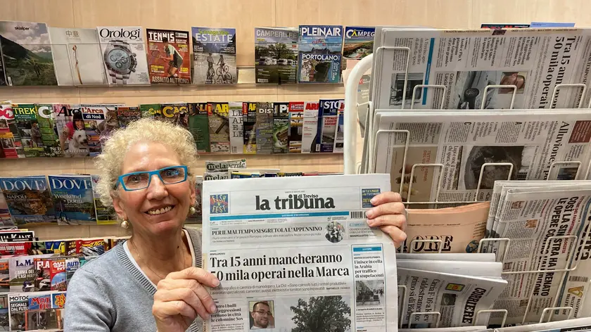 Cathy Zanatta va in pensione e chiude l’edicola di Fontane