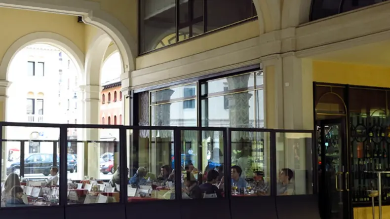 Borghesi Montebelluna bar sotto la loggia