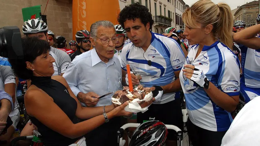 TREVISO 18/07/2004 PARTENZA GRAN FONDO PINARELLO PARTENZA GRAN FONDO PINARELLO