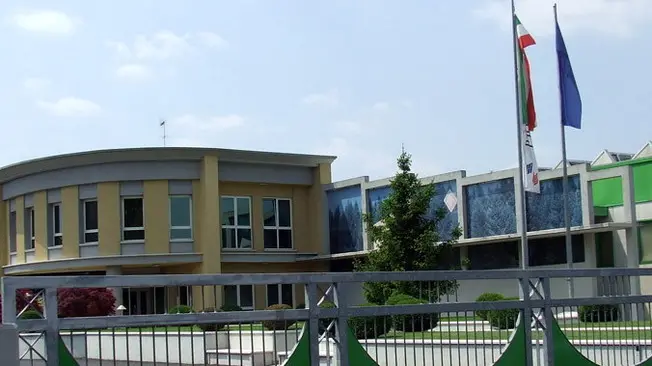 ALEGRANZI VAZZOLA AZIENDA PRIANT VIA CAL LONGA CHIUSA DA NOE nervesa sassi contro la moschea vazzola chiusura azienda