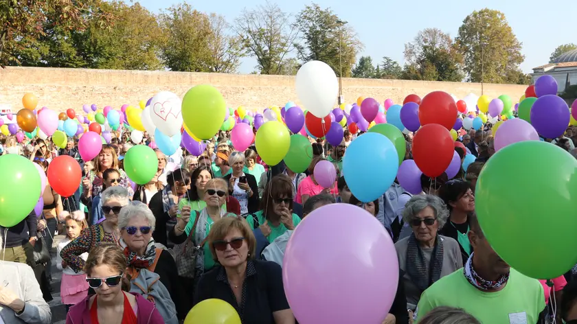 Palloncini di plastica nel corso di un evento pubblico