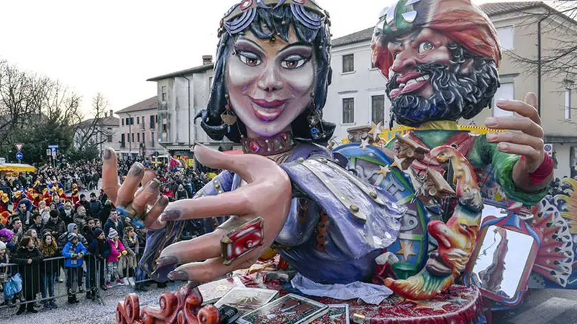 Borghesi Montebelluna sfilata di carnevale
