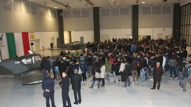 AGOSTINI ISTRANA ''VOLA CON NOI'' CORSO DI COLTURA AREONAUTICA MADIA DAY ALL'AREOPORTO MILITARE