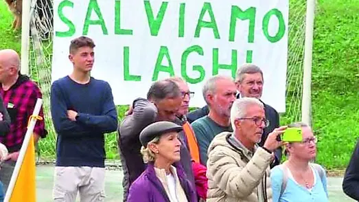 La manifestazione ambientalista ai Laghi di Revine