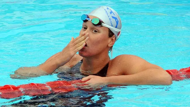 20080609 - ROMA - SPR : NUOTO: SETTE COLLI; TRE PRIMATI NAZIONALI PER GLI AZZURRI. PELLEGRINI 200 SL DONNE, NALESSO 50 FARFALLA E COLBERTALDO 1500. Federica Pellegrini al termine della gara al 46/o Trofeo Settecolli di Roma al Foro Italico. La terza e conclusiva giornata del 46/mo Trofeo Sette Colli di Roma ha fatto registrare tre primati nazionali dei nuotatori azzurri, impegnati nella preparazione in vista delle Olimpiadi. Nella finale dei 200 stile libero Federica Pellegrini ha stabilito il record italiano con 1'56''10 migliorando il suo precedente di 1'56''47 che aveva ottenuto il 27 marzo del 2007 a Melbourne. Per Federica Pellegrini si tratta della quarta prestazione mondiale di sempre. ANSA / ROBERTO TEDESCHI / PAL