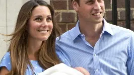 LONDON, ENGLAND - JULY 23: Catherine, Duchess of Cambridge and Prince William, Duke of Cambridge depart The Lindo Wing with their newborn son at St Mary's Hospital on July 23, 2013 in London, England. The Duchess of Cambridge yesterday gave birth to a boy at 16.24 BST and weighing 8lb 6oz, with Prince William at her side. The baby, as yet unnamed, is third in line to the throne and becomes the Prince of Cambridge. (Photo by Ben A. Pruchnie/Getty Images)