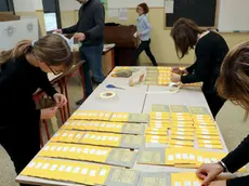 ZAGO AG.FOTOFILM TREVISO SCRUTATORI AI SEGGI PREPARAZIONE AL VOTO