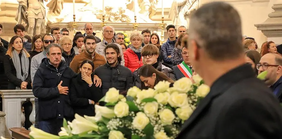 Calzavara Castelfranco funerale di Giulia Zandarin, arrivo del feretro