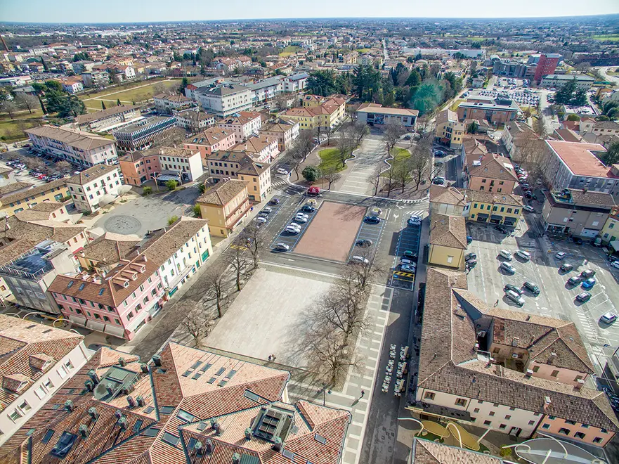 Borghesi Montebelluna riprese con drone sopra la nuova piazza Mazzini
