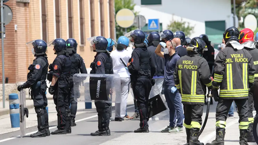 FILIPPI . AG.FOTOFILM .TREVISO . PROTESTA PROFUGHI CASERMA SERENA, RAGGIUNO ACCORDO