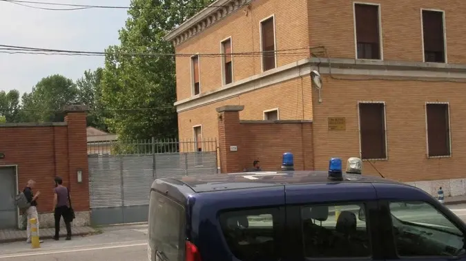 POLONI TREVISO AG. FOTOFILM PROFUGHI ALLE CASERME SERENA
