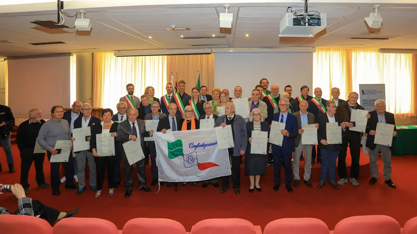 Foto di gruppo dei Maestri d’Opera e d’Esperienza trevigiani premiati