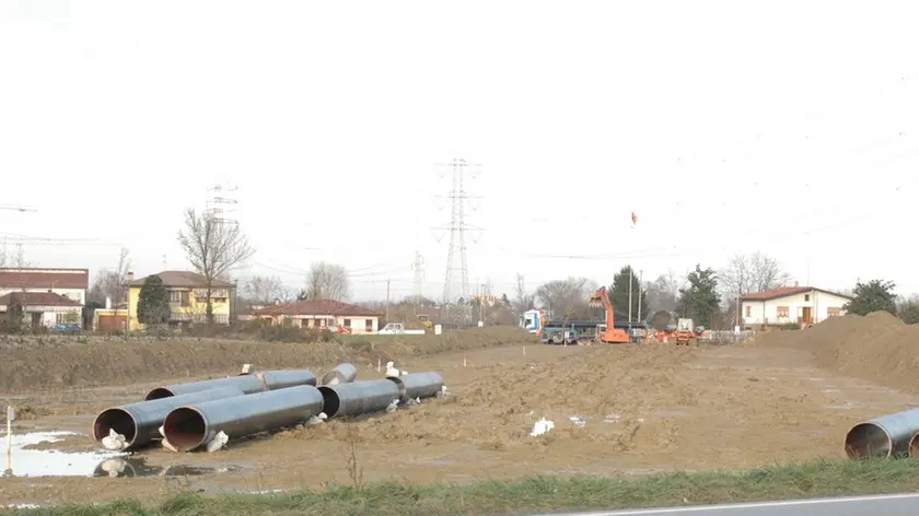 MIRANO: cantiere per lo spostamento del metanodotto 09-12-05 © Ph: L. P˜rcile