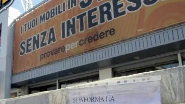L’ingresso del magazzino di Aiazzone a Conegliano