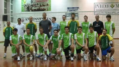 COMINCIA L’AVVENTURA. Foto di gruppo per la Pallavolo Motta in B/1