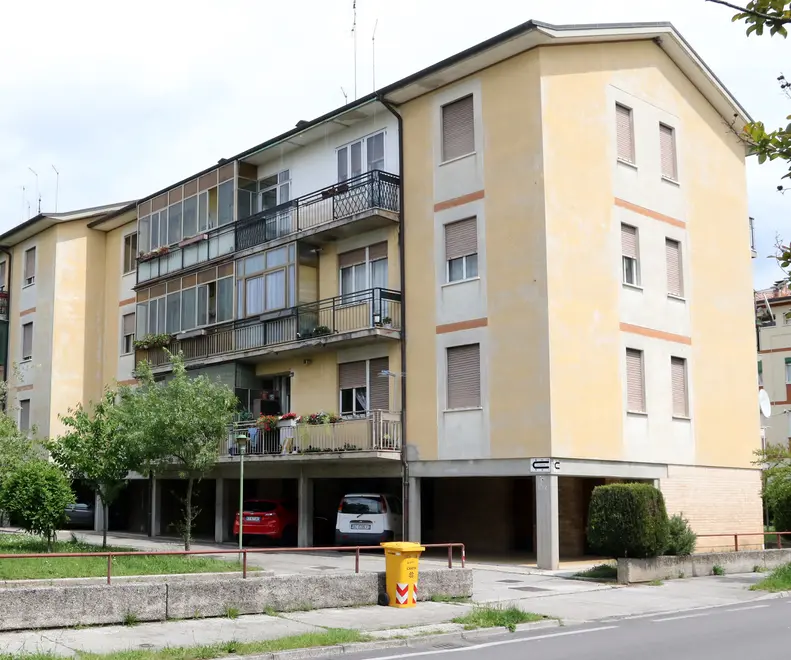 DE WOLANSKI . AG.FOTOFILM . TREVISO VIA RONCHESE CIVICI, 9-11