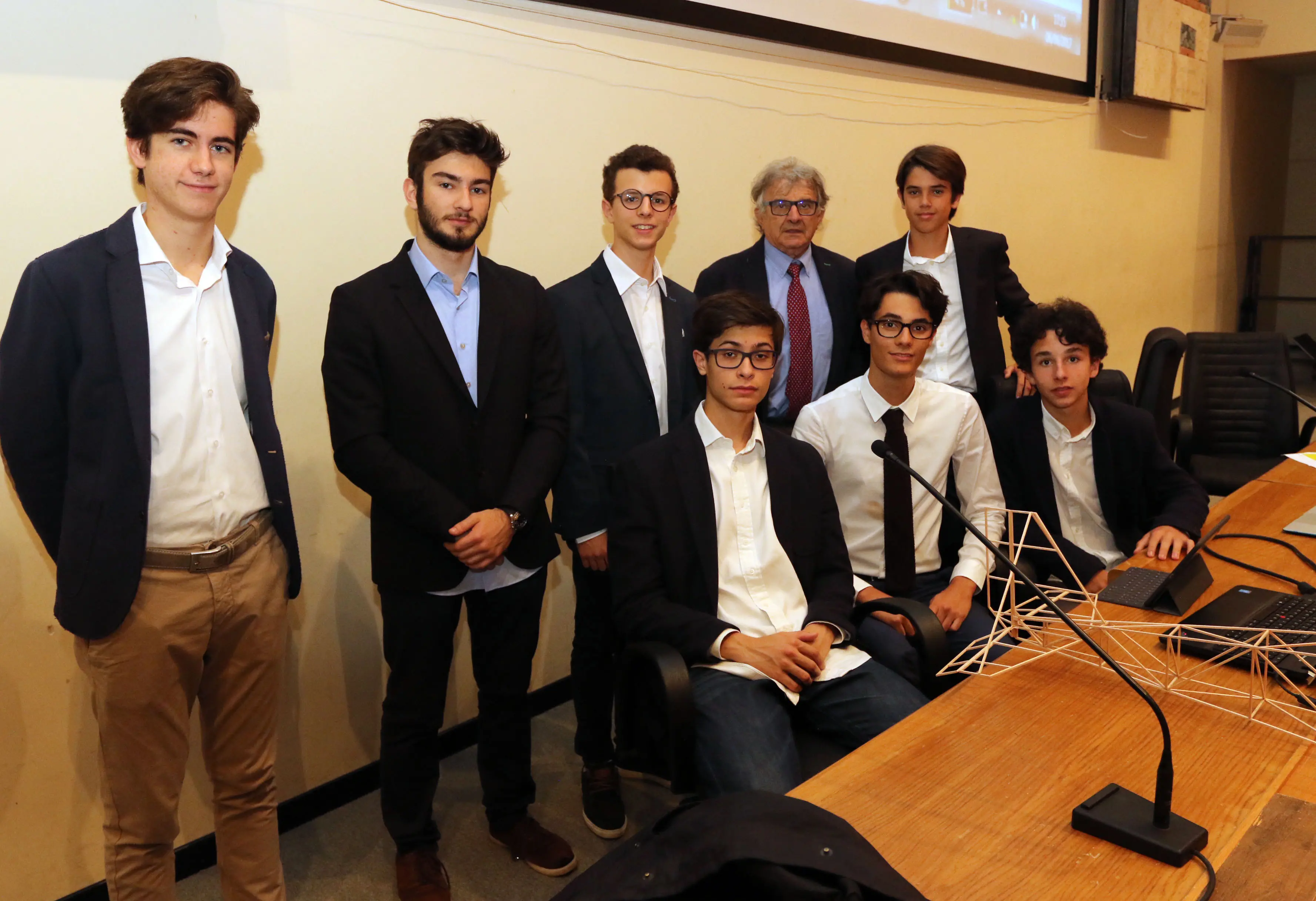 Il gruppo di studenti inventori del Collegio Pio X
