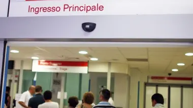 Una coda agli sportelli dell’Usl