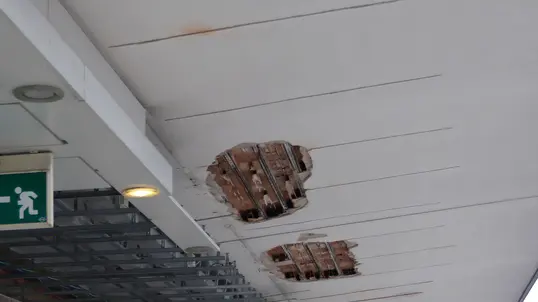 DE POLO AG.FOTOFILM TREVISO INTONACO CADUTO BINARIO 1 STAZIONE DEI TRENI