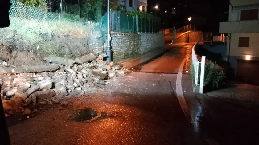 Lo smottamento all'altezza del ponte del fiume Raboso