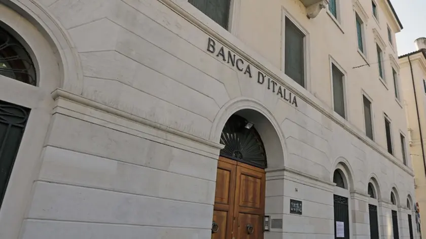 borin agenzia fotofilm treviso ex sede banca d'italia piazza pola