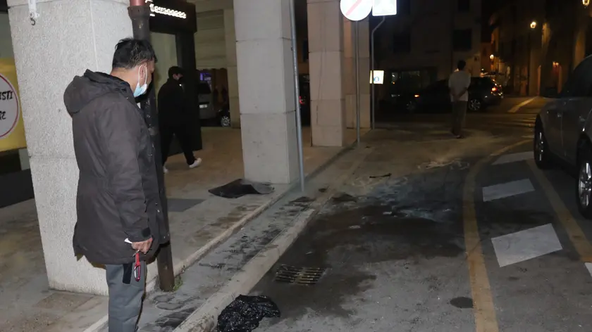 CIPOLLA . AG.FOTOFILM . ODERZO RAGAZZO SI DA FUOCO IN VIA ROMA