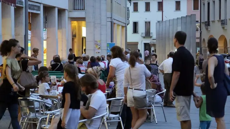 Ferrazza agenzia foto film motta di livenza motta di notte