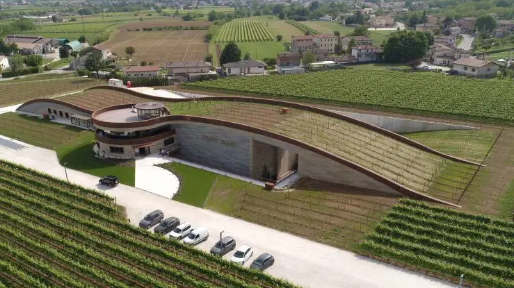 Poloni Nervesa ripresa con drone della nuova cantina Giusti Wine