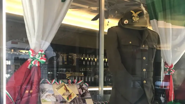 La vetrina della pasticceria Netto