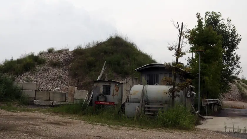 Pesci Camalo discarica eco soluzione vicolo vesuvio sotto sequestro