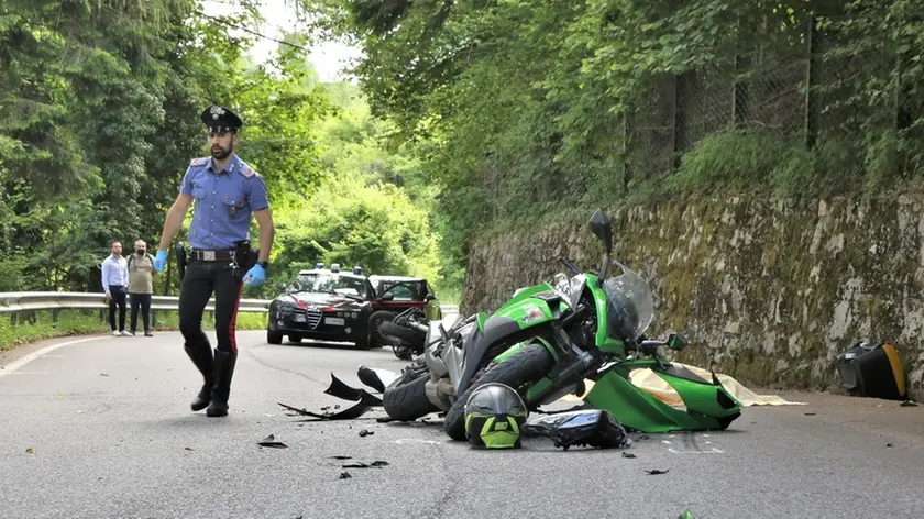 Monte Grappa 1 giugno 2020. Incidente 2 morti in moto sul Monte Grappa zona Costalunga