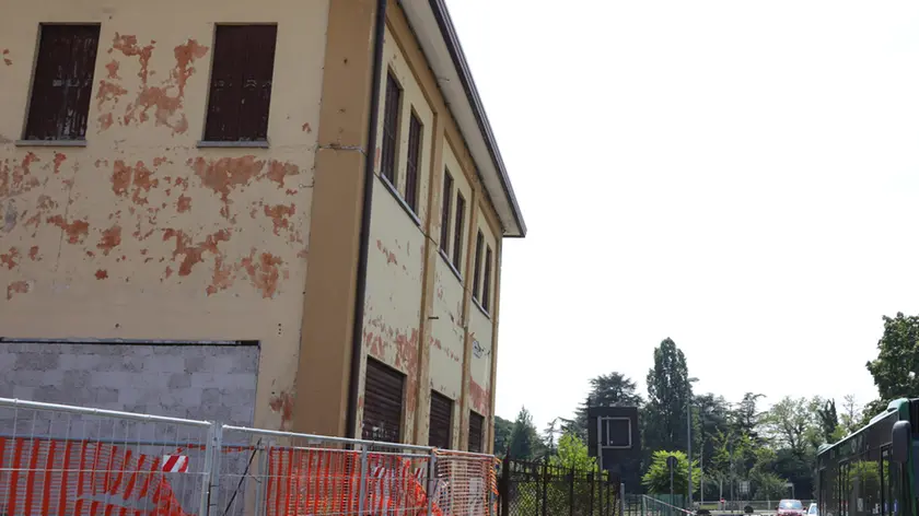 zago agenzia foto film treviso caduta calcinaci ex consorzio agrario via bixio