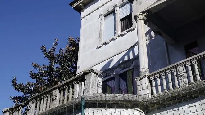FERRO - INCIDENTE EX HOTEL ABRITTO. TERRAZZINO CEDUTO