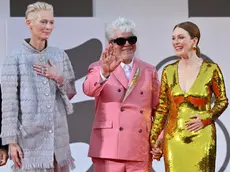 (L-R) British actor Tilda Swinton , Spanish director and screenwriter Pedro Almodovar and US actor Julianne Moore arrive for the premiere of 'The Room Next Door' during the 81st Venice Film Festival in Venice, Italy, 02 September 2024. The movie is presented in official competition 'Venezia 81' at the festival running from 28 August to 07 September 2024. ANSA/ETTORE FERRARI