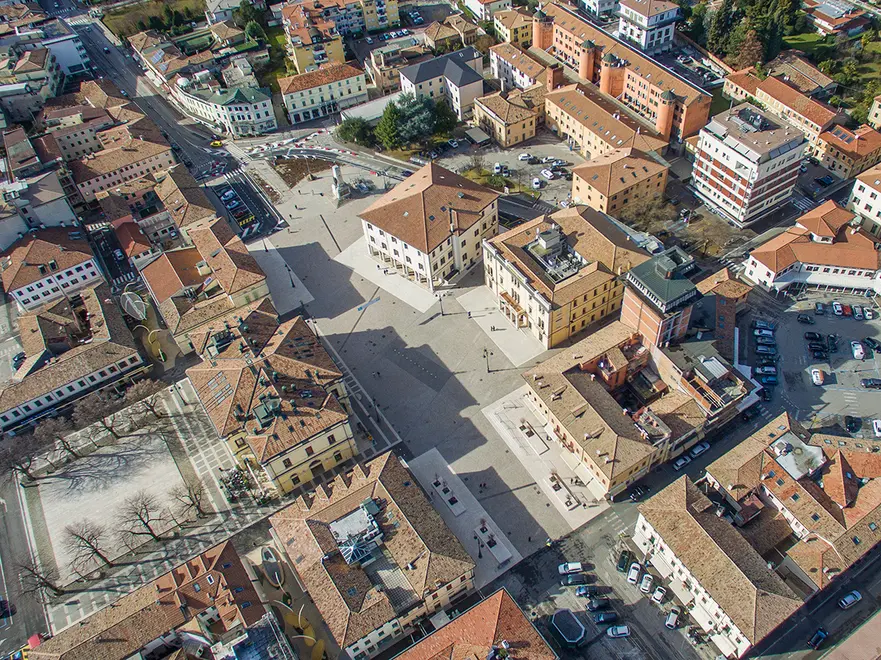 Borghesi Montebelluna riprese con drone sopra la nuova piazza Mazzini