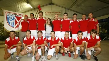 Gli atleti della contrada di San Gaetano con la damigella Laura Cavallin